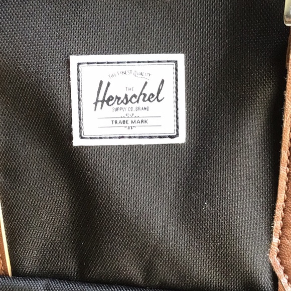 Herschel Backpack Black with Red and White accent (interior) fabric NEVER used - Picture 2 of 9
